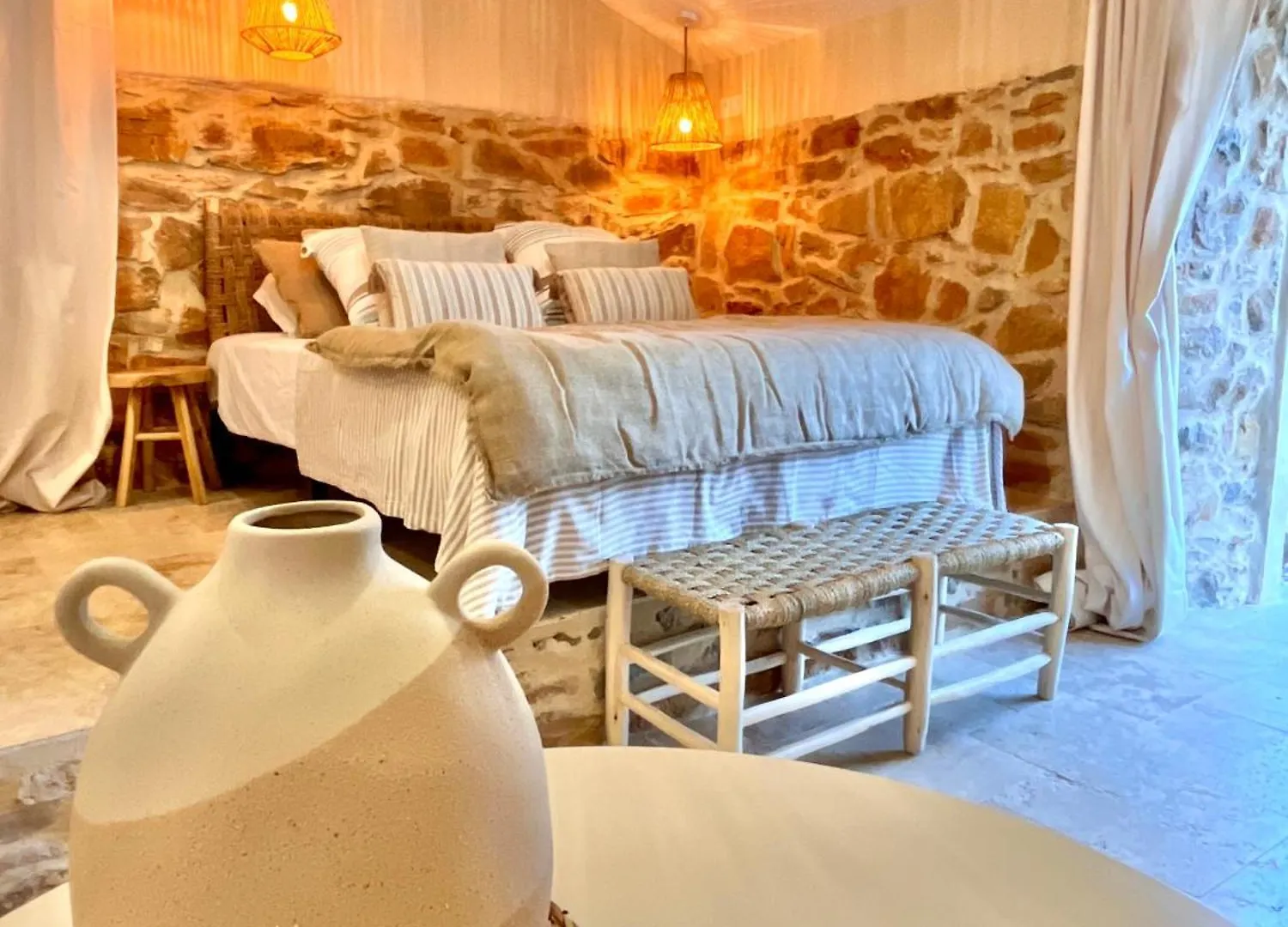 La Grange Des Amoureux Le Beausset Bed & Breakfast